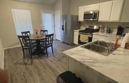 Broken Arrow House | Happy Stay brand new 3-bedroom 2-Full bath house in serene Broken Arrow