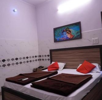 New Delhi Apartment | Happy Stay -Near Nizamuddin Gate No-4