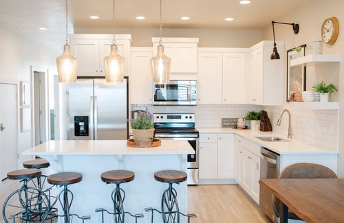 Washington Fields House | 🐶 Happy Tails – Dog-Friendly Getaway Near Zion with Pool Access – Relax, Play, and Stay Cool!