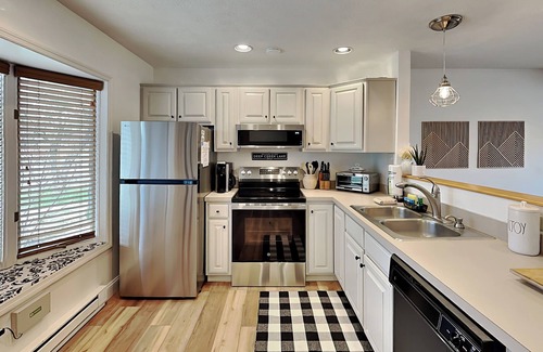 McHenry House | Happy Time | Upgraded, Lake Access, Near Wisp