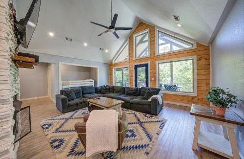 Glenwood House | Happy Times on Caddo River by StayLage