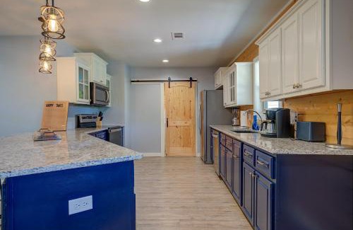 Glenwood House | Happy Times on Caddo River by StayLage