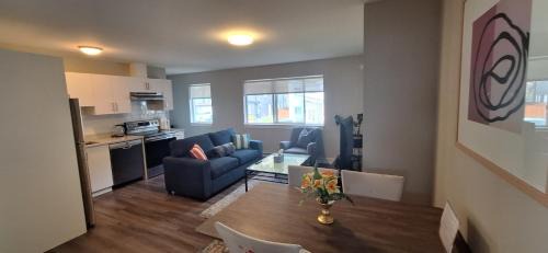 Langford Apartment | Happy Zone Suite - Sleeps 4, Free Treats !