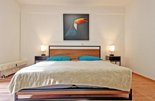 Connewitz Apartment | HappySide Karli Loft 1- Parkplatz - WLAN - SmartTV