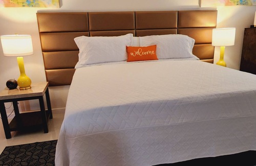 Clarence Town Hotel | Harbor Breeze Villas