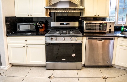 Bodega Bay House | Harbor Cutie, Family Friendly, Nearby All Attractions, Playhouse & Outdoor Fun