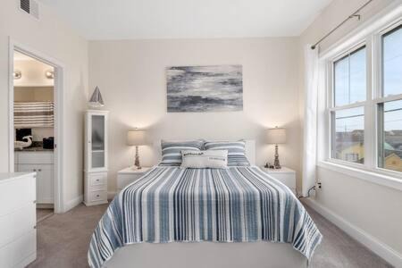Hampton House | Harbor Haven 1 Block To Hampton Beach Boardwalk