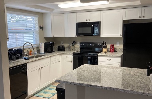 Anona House | Harbor Heights Pet Friendly and close to the Beach
