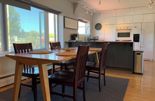 Grand Marais Hotel | Harbor Inn Self Check-in Hotel