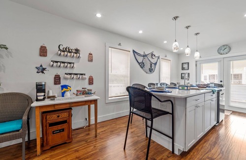 Oriental House | Harbor Retreat - Pet Friendly in Village