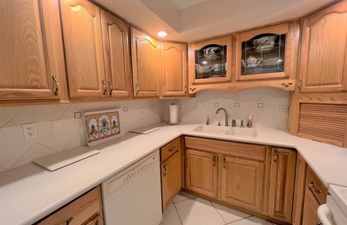 Siesta Key Condo | Harbor Towers 2/2 Condo on Siesta Key