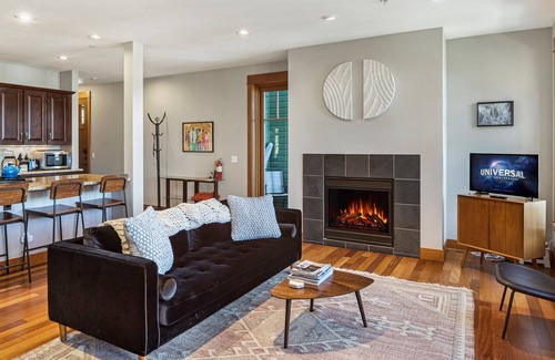 Friday Harbor Condo | Harbor View Condo in Downtown! Churchill Plaza #1