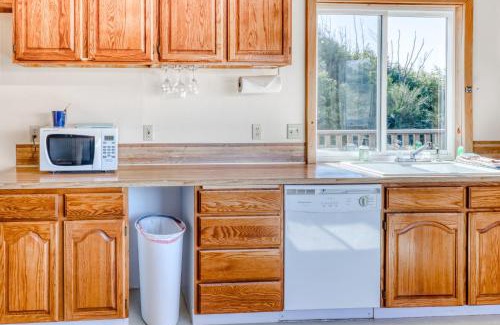 Gold Beach House | Harbor View Cottage A