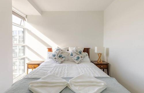 Te Aro Apartment | Harbor View Two Bedroom Apartment At Pinnacle
