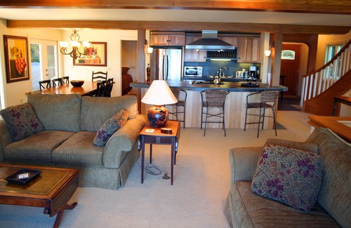 Freeland House | Harbor Villa Waterfront Estate