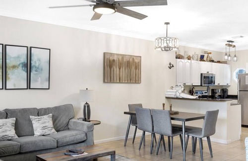 Marathon House | Harbor Village Home with Boat Dockage: Canalside 3BR/2.5BA Cottage 7061