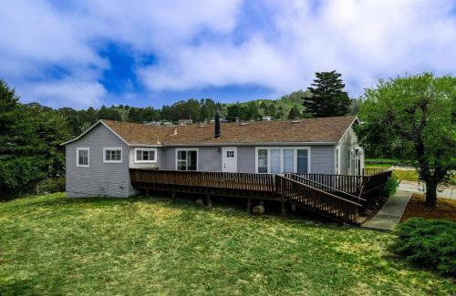 El Granada House | Harborlight House Coastal Comfort with Filtered Ocean Views walk to Harbor
