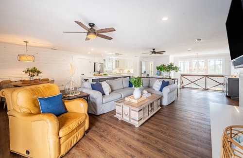 Holiday Isle House | Harborside by AvantStay | Expansive Destin Retreat