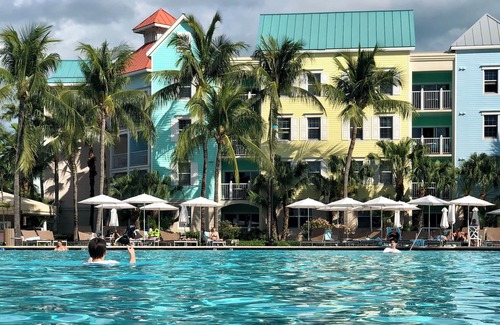 Paradise Island Villa | Harborside Resort, Atlantis, 2 bdrm lockoff Villa, sleeps 8, wrsitbands included