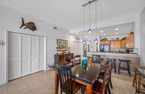 Clearwater Beach Condo | Harborview CondOasis -COLOR ME FUN!-Surrounded by Waters of Clearwater Beach.