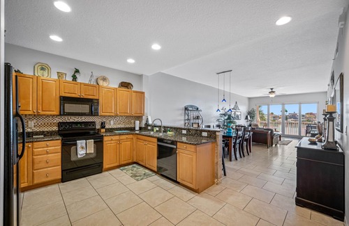 Clearwater Beach Condo | Harborview CondOasis -COLOR ME FUN!-Surrounded by Waters of Clearwater Beach.