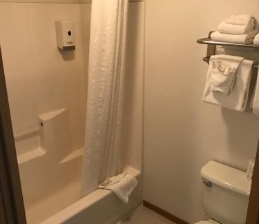 Seward Hotel | Harborview Inn