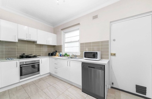Cremorne Point Apartment | Harbour Bridge View 2BR Resort