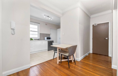 Cremorne Point Apartment | Harbour Bridge View 2BR Resort