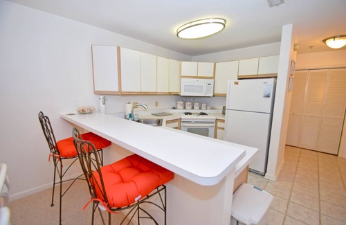 Heron Harbour Isle Condo | Harbour Club G7-Baywater 120th St, Free WiFi, Pool, W/D, AC