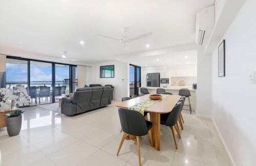 Darwin City Centre Apartment | Harbour Edge - Moments from Darwin Waterfront & CBD