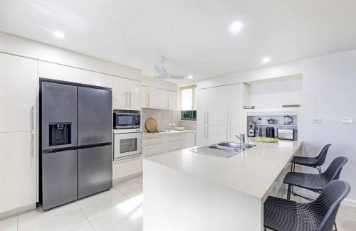 Darwin City Centre Apartment | Harbour Edge - Moments from Darwin Waterfront & CBD