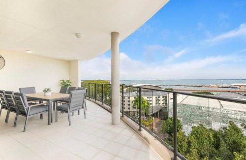 Darwin City Centre Apartment | Harbour Edge - Moments from Darwin Waterfront & CBD
