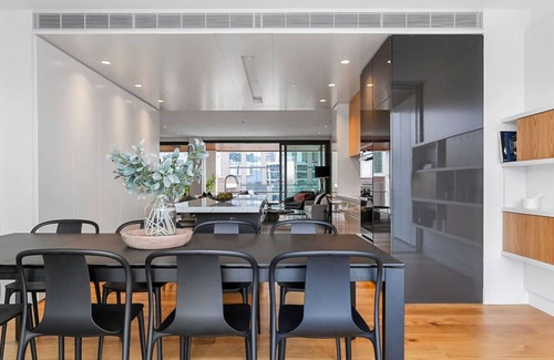 Auckland Central Business District Apartment | Harbour front Living at Wynyard Marina
