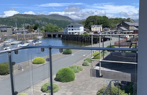 Borth-y-Gest Apartment | Harbour Haven: Spectacular Views