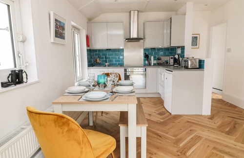Looe Cottage | HARBOUR HIDEAWAY, pet friendly, country holiday cottage in Looe