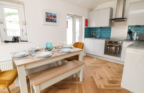 Looe Cottage | HARBOUR HIDEAWAY, pet friendly, country holiday cottage in Looe