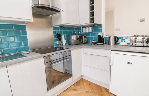 Looe Cottage | HARBOUR HIDEAWAY, pet friendly, country holiday cottage in Looe