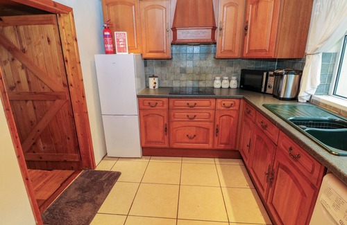 Fishguard Cottage | HARBOUR HIGH ANNEX, pet friendly, with a garden in Fishguard