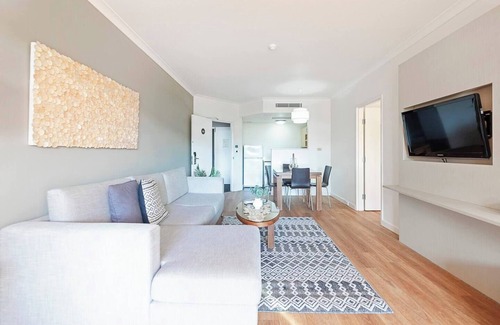 Darwin City Centre Apartment | Harbour Highlight Poolside Living on Esplanade