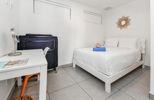 Oranjestad Apartment | Harbour House apt 410