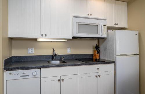Fort Myers Beach Apartment | Harbour House at the Inn 311