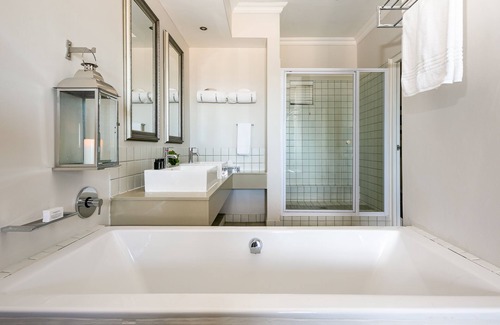 Hermanus City-Centre Hotel | Harbour House Hotel