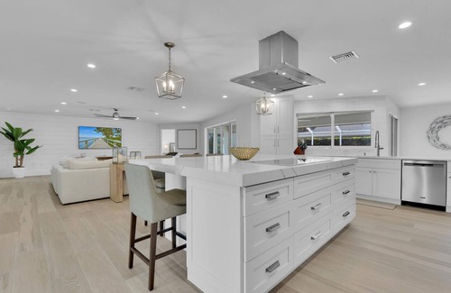 Moorings House | HARBOUR HOUSE - Newly Renovated Pool Home Walking Distance to Beach!