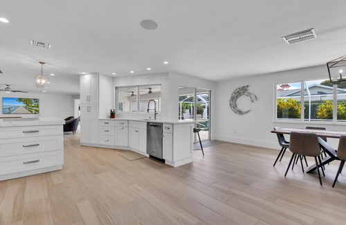 Moorings House | HARBOUR HOUSE - Newly Renovated Pool Home Walking Distance to Beach!