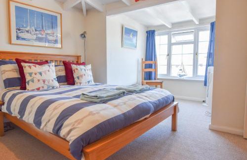Yarmouth House | Harbour Life