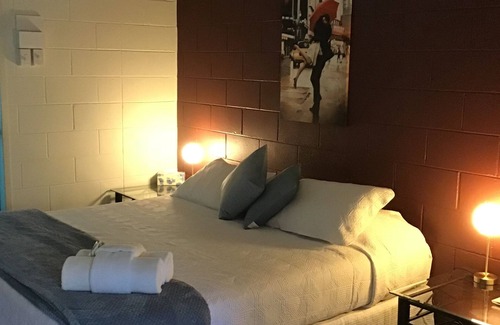 Gladstone Hotel | Harbour Lodge Motel Gladstone
