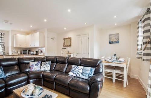 Garlieston House | Harbour Retreat