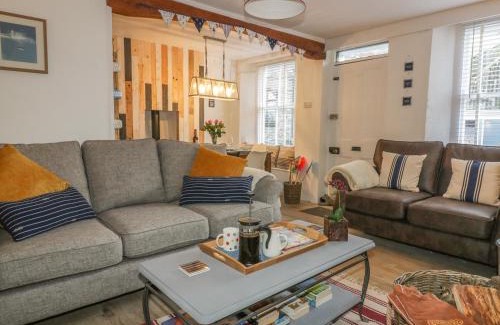 Mevagissey House | Harbour Retreat