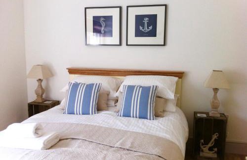 Treator Apartment | Harbour Retreat Padstow - Entire Apartment in the beautiful old town of Padstow Harbour