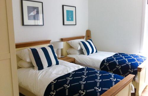 Treator Apartment | Harbour Retreat Padstow - Entire Apartment in the beautiful old town of Padstow Harbour